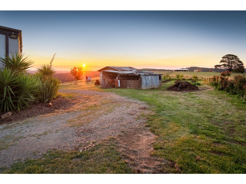 236 Paternoster Road, Cockatoo VIC 3781