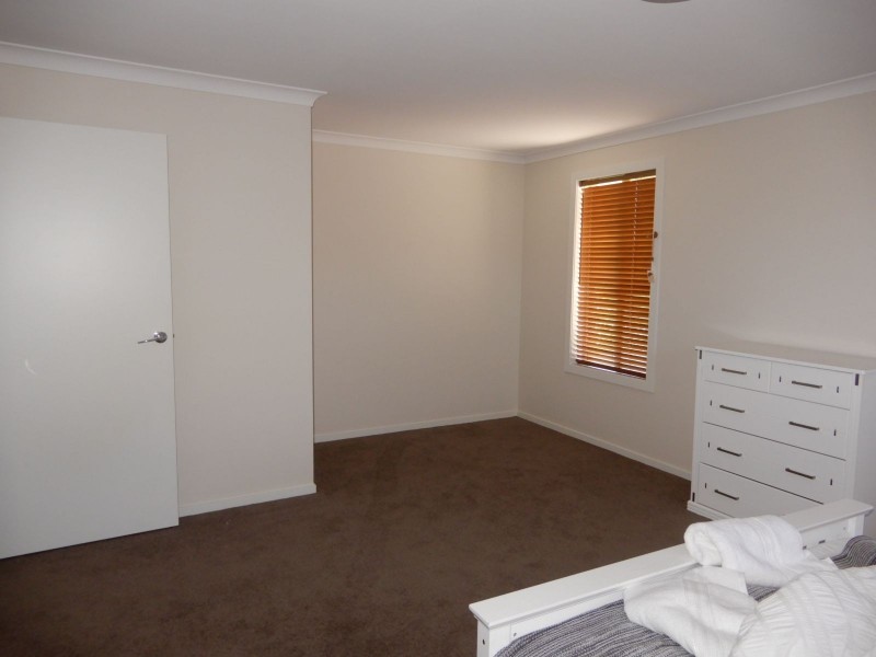 1 Saddleback Ridge, Chirnside Park VIC 3116