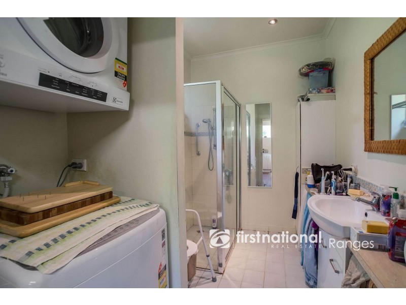 8 Chosen Avenue, Upwey VIC 3158