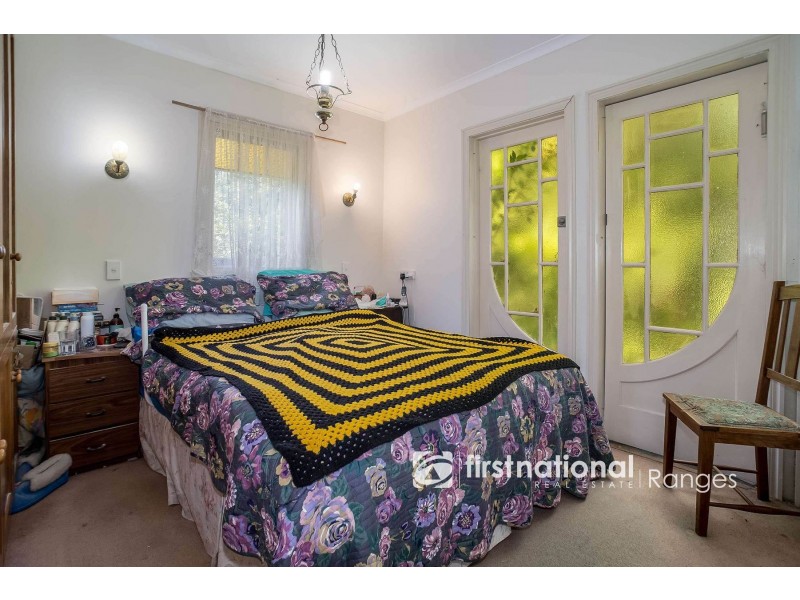 8 Chosen Avenue, Upwey VIC 3158