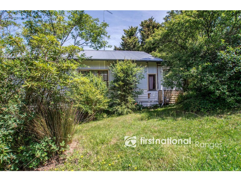 8 Chosen Avenue, Upwey VIC 3158