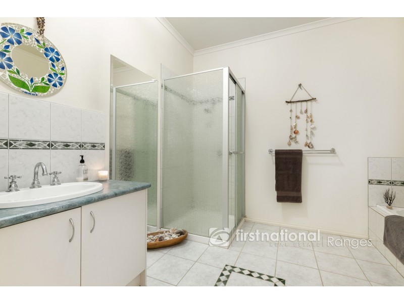 70 First Avenue, Cockatoo VIC 3781