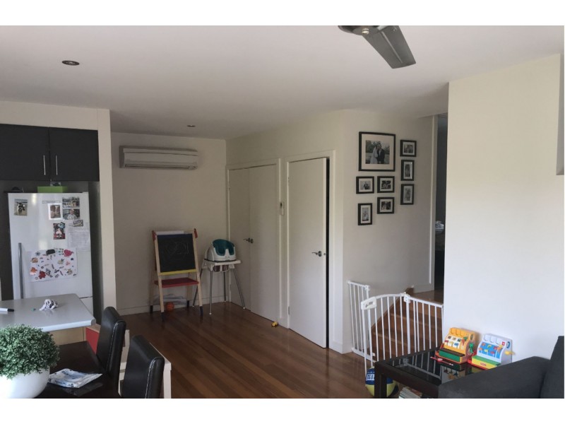 2/62 Medbury Avenue, Greensborough VIC 3088