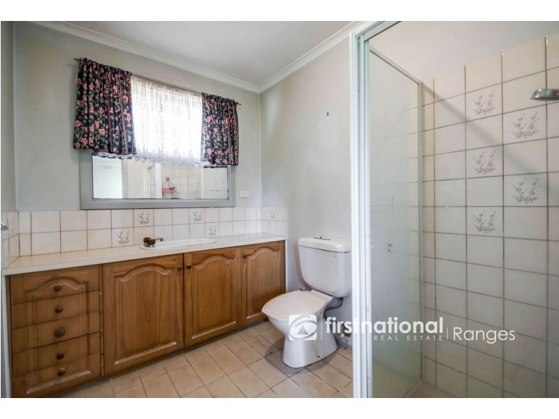 17 Whites Lane, Glen Waverley VIC 3150