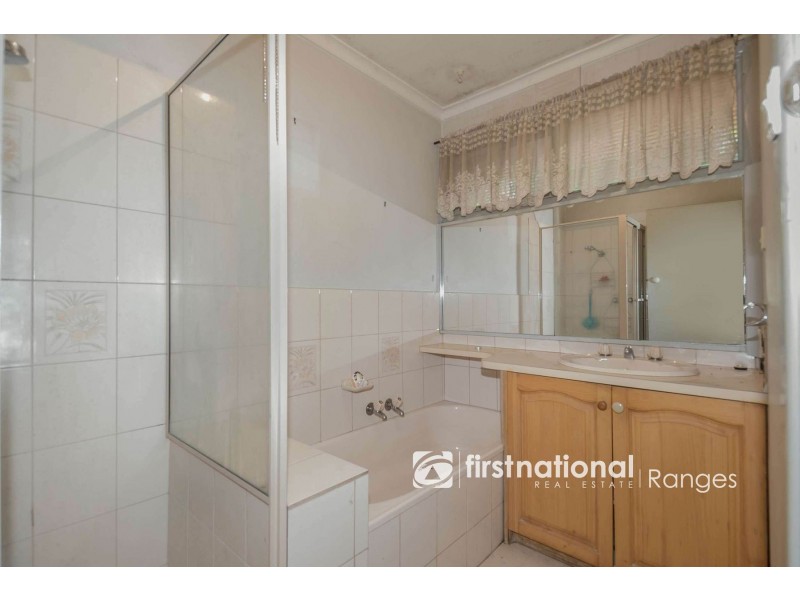 17 Whites Lane, Glen Waverley VIC 3150