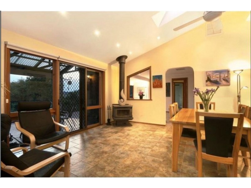 2 Nicole Court, Mooroolbark VIC 3138