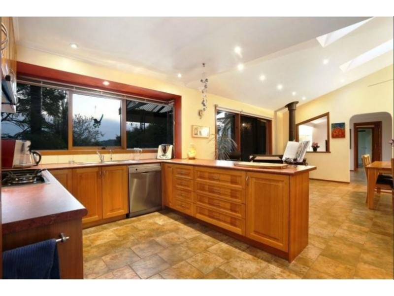 2 Nicole Court, Mooroolbark VIC 3138