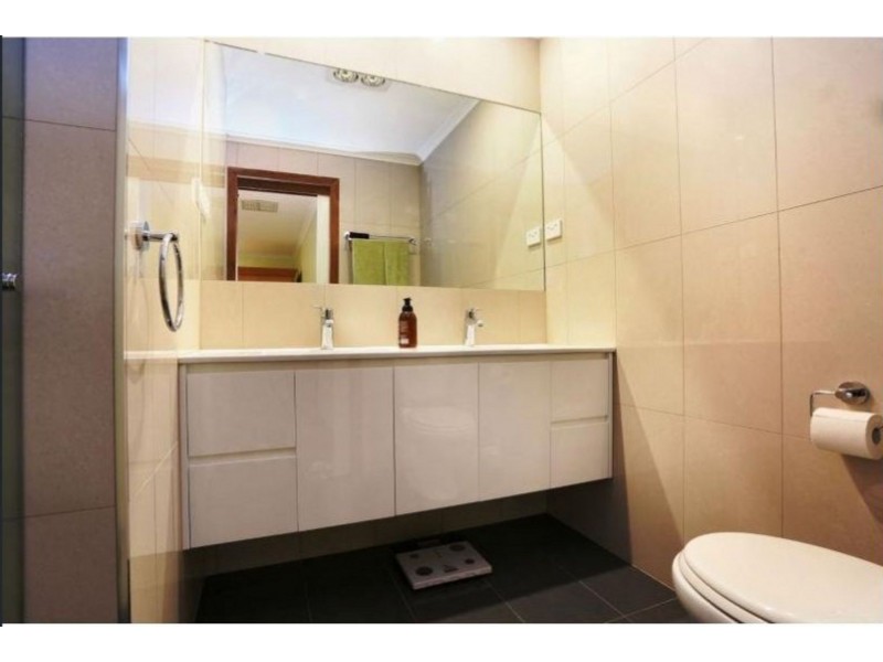 2 Nicole Court, Mooroolbark VIC 3138