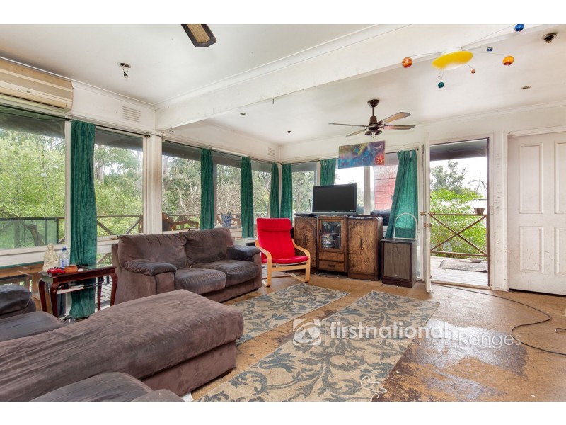 16 Boronia Crescent, Cockatoo VIC 3781