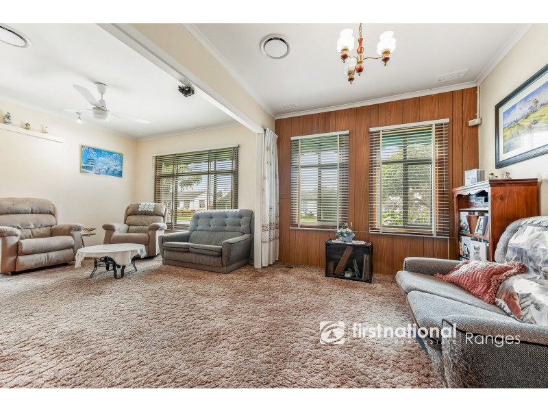 28 Kanooka Grove, Doveton VIC 3177