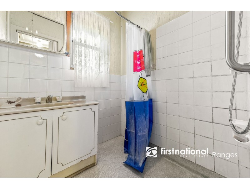 28 Kanooka Grove, Doveton VIC 3177