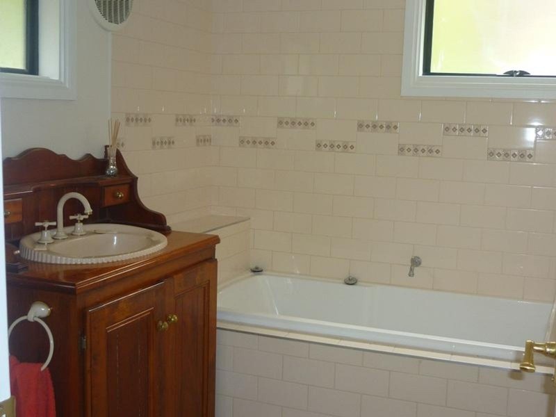 7 Neville Street, Cockatoo VIC 3781