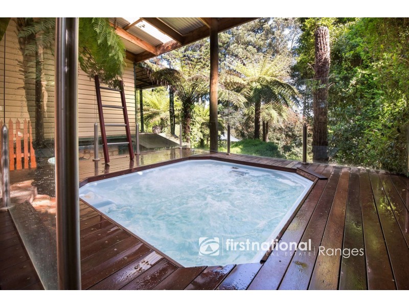 2 Grandview Crescent, Tecoma VIC 3160