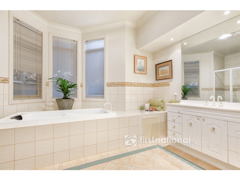 2 Hyland Court, Berwick VIC 3806