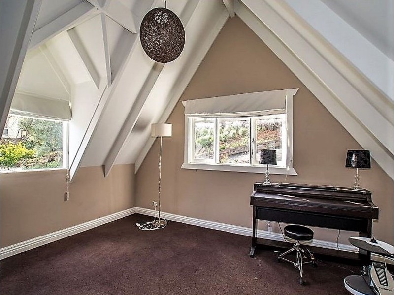 9 Observatory Road, Mount Dandenong VIC 3767