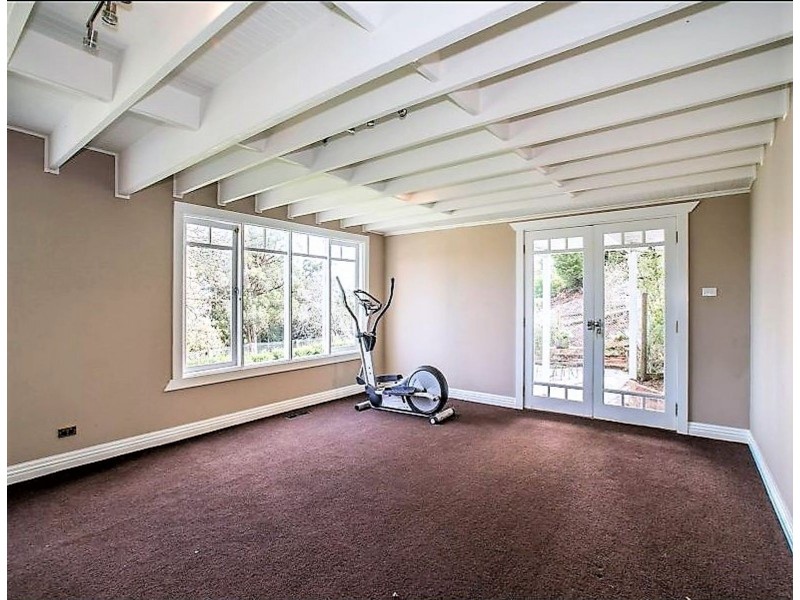 9 Observatory Road, Mount Dandenong VIC 3767
