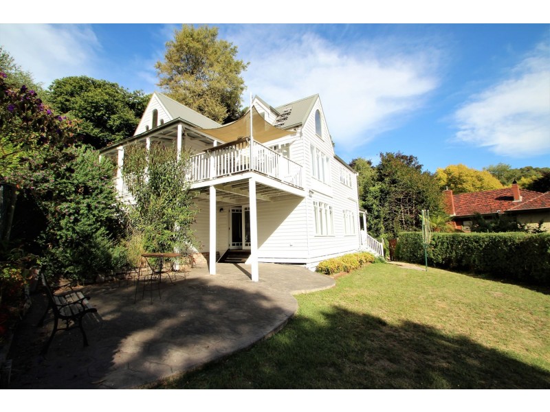 9 Observatory Road, Mount Dandenong VIC 3767
