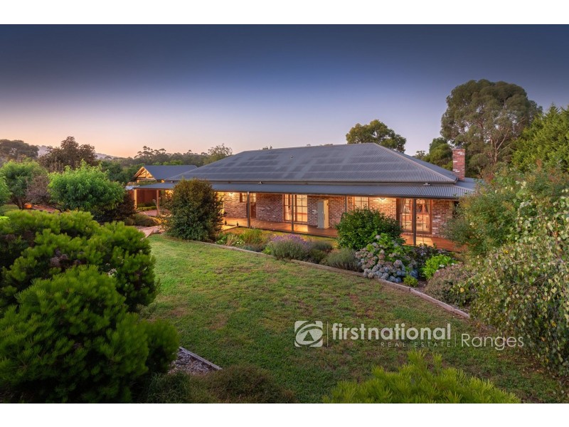 2 Meadowview Lane, Emerald VIC 3782