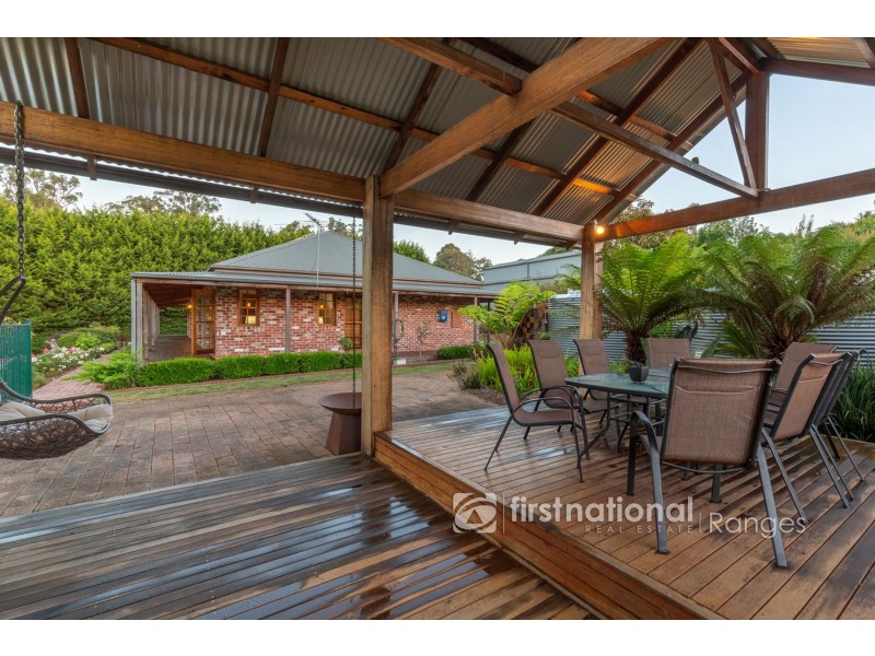 2 Meadowview Lane, Emerald VIC 3782
