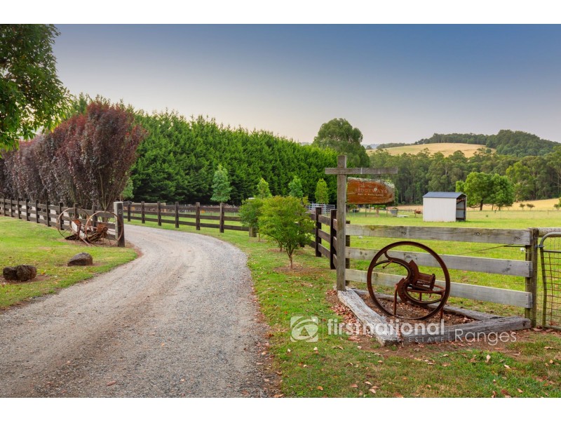 2 Meadowview Lane, Emerald VIC 3782