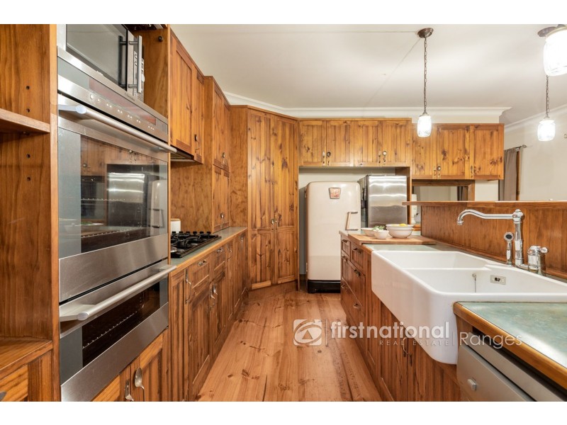 2 Meadowview Lane, Emerald VIC 3782