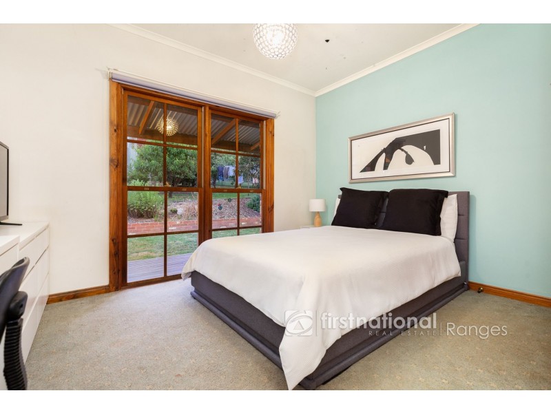 2 Meadowview Lane, Emerald VIC 3782