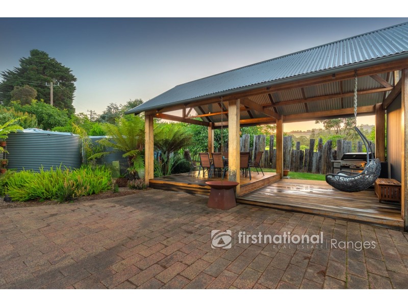 2 Meadowview Lane, Emerald VIC 3782