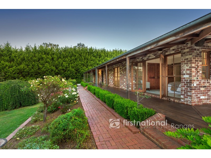 2 Meadowview Lane, Emerald VIC 3782