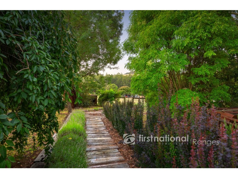 2 Meadowview Lane, Emerald VIC 3782