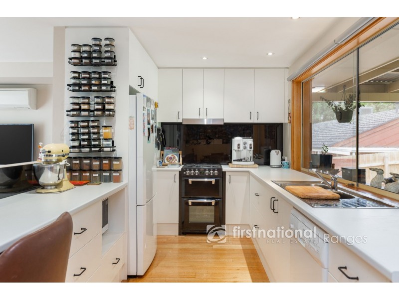 6 Christians Avenue, Emerald VIC 3782