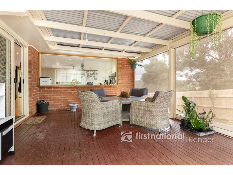6 Christians Avenue, Emerald VIC 3782