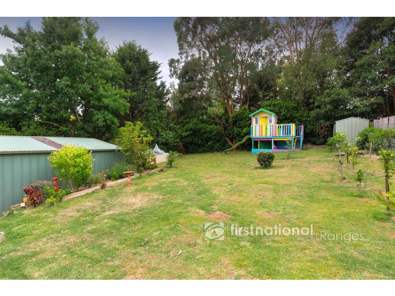 6 Christians Avenue, Emerald VIC 3782