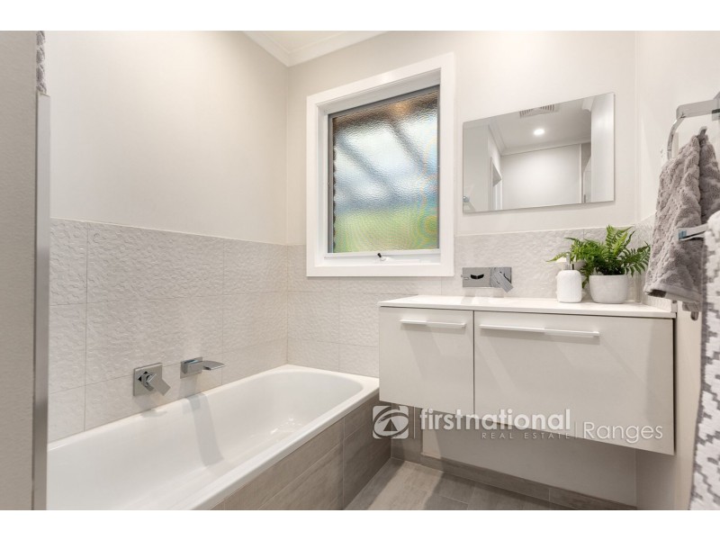 1 Glenvista Avenue, Emerald VIC 3782