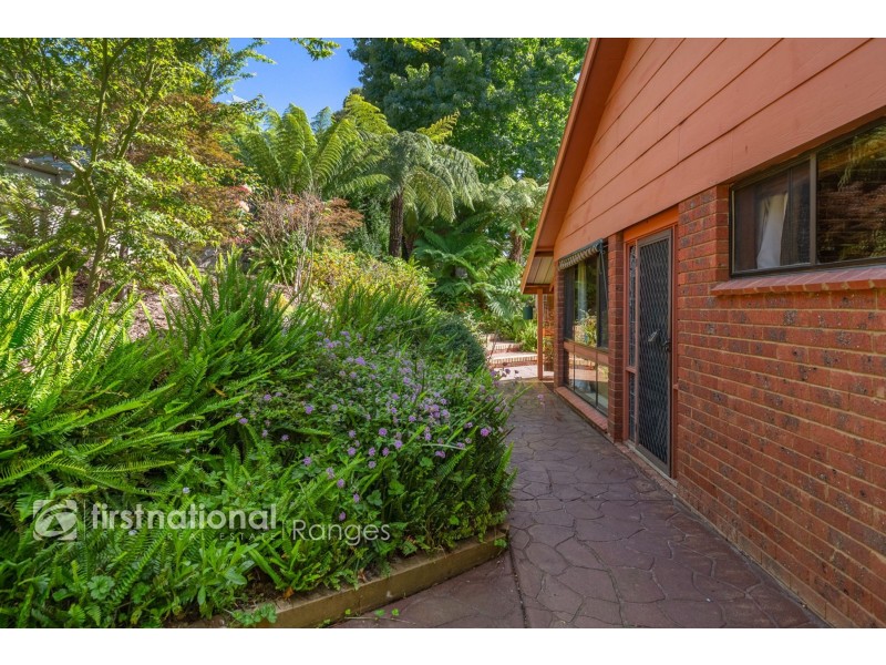 12 Baker Street, Cockatoo VIC 3781