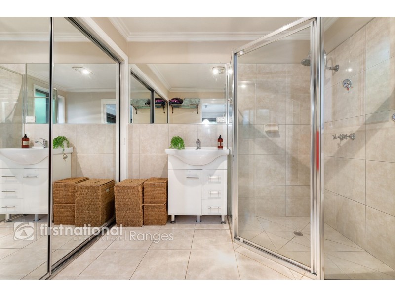 12 Baker Street, Cockatoo VIC 3781