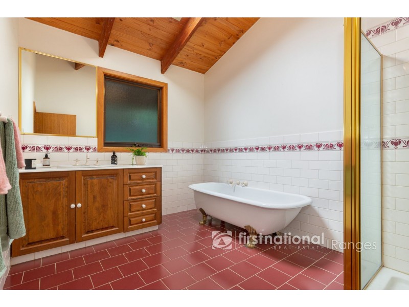 31 Lawsons Road, Emerald VIC 3782