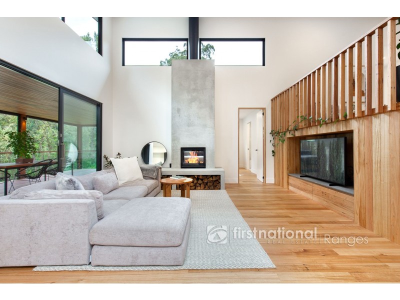 8 Alexander Road, Cockatoo VIC 3781