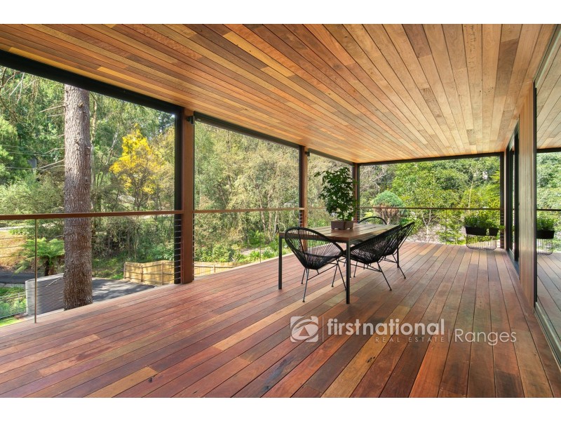 8 Alexander Road, Cockatoo VIC 3781