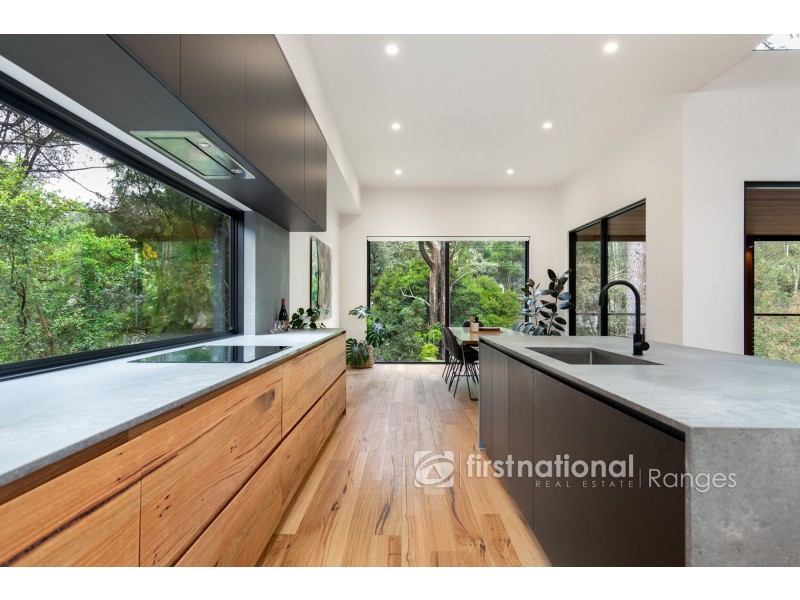 8 Alexander Road, Cockatoo VIC 3781