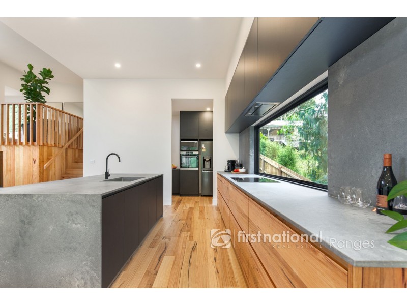 8 Alexander Road, Cockatoo VIC 3781