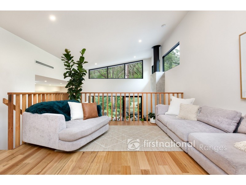 8 Alexander Road, Cockatoo VIC 3781