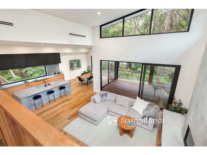 8 Alexander Road, Cockatoo VIC 3781