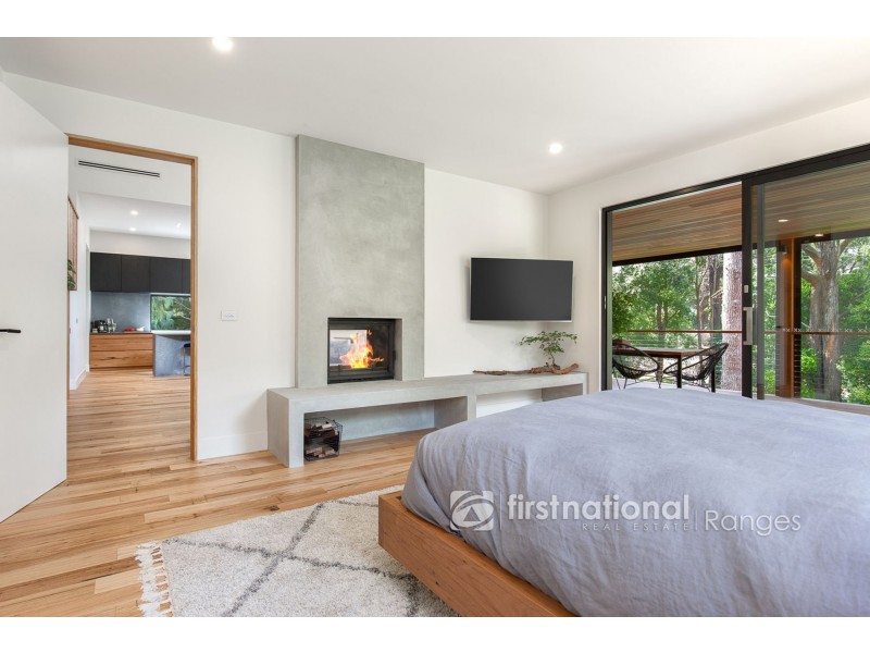 8 Alexander Road, Cockatoo VIC 3781