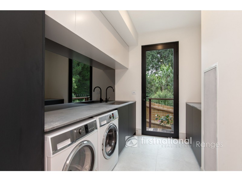 8 Alexander Road, Cockatoo VIC 3781