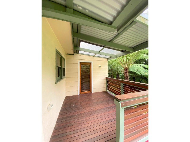 4 Suffolk Avenue, Cockatoo VIC 3781