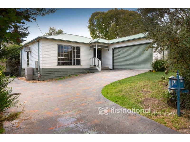 1/8 Hillcrest Avenue, Ferntree Gully VIC 3156