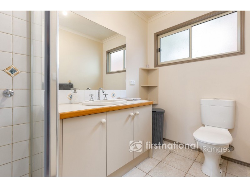 1/8 Hillcrest Avenue, Ferntree Gully VIC 3156