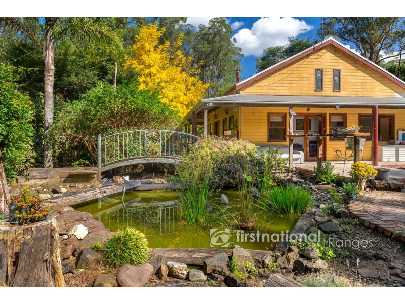 130 Mountain Road, Cockatoo VIC 3781