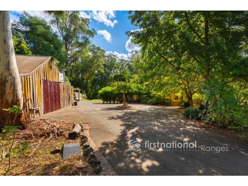 130 Mountain Road, Cockatoo VIC 3781