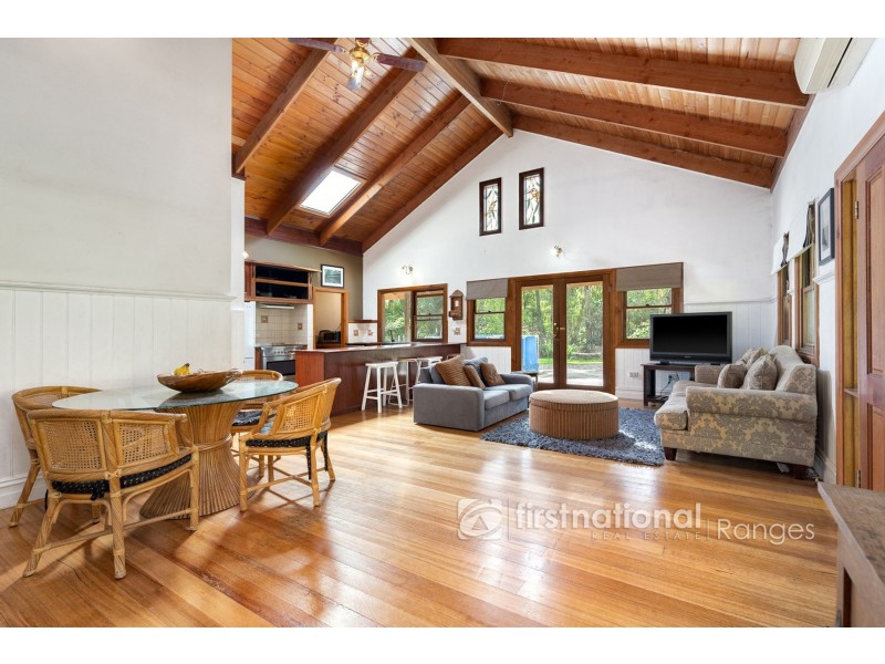 130 Mountain Road, Cockatoo VIC 3781